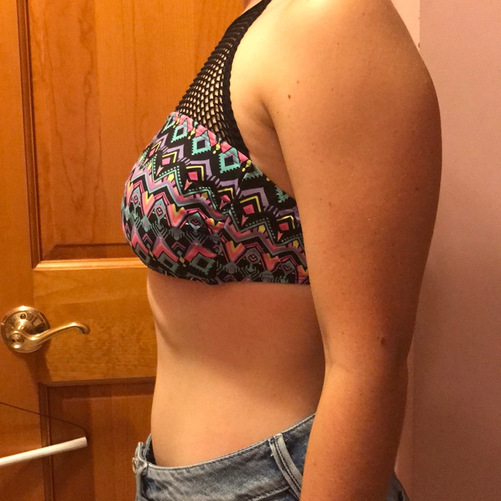 Patterned Bathing Suit Top - Picture 4 of 4